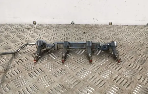 Toyota C-HR I Fuel injectors set 232500T110