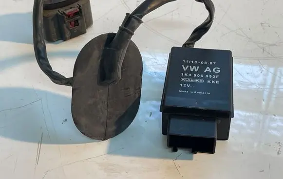 Skoda Yeti (5L) Fuel injection pump control unit/module 1K0407271