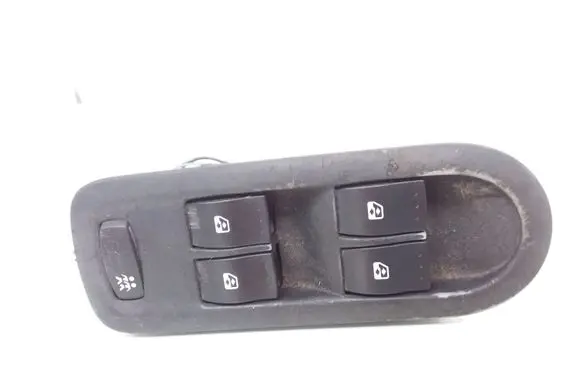Renault Megane II Electric window control switch 515040A