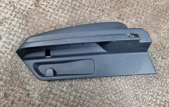 Volkswagen Scirocco Parcel shelf load cover mount bracket 1K8867761B