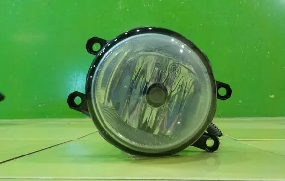 Toyota RAV 4 (XA30) Front fog light 812200W040 18AB3