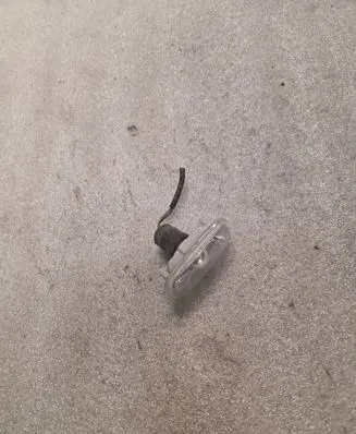 Audi A4 S4 B7 8E 8H Front fender indicator light 