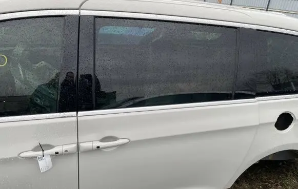 Chrysler Pacifica Side sliding door 