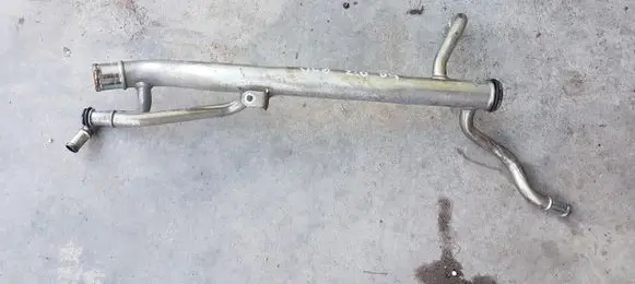Volvo V40 Engine coolant pipe/hose