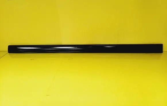 Mitsubishi Carisma Front door trim (molding) MR913205