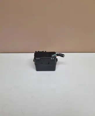 Nissan Qashqai Fuse module 24382AD100