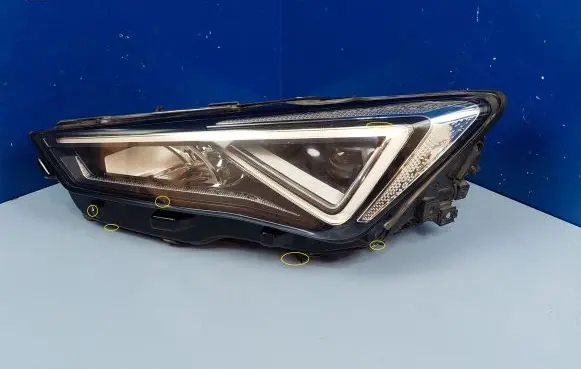 Seat Tarraco Headlight/headlamp 5FJ941007H 90143460
