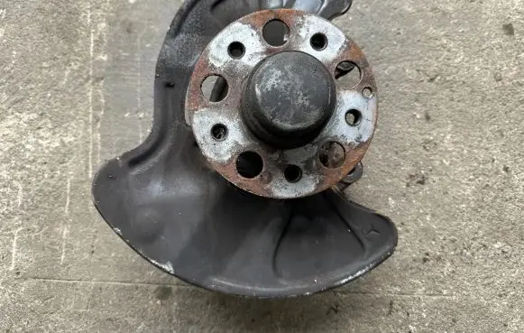 Mercedes-Benz C W203 Front wheel hub spindle knuckle