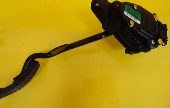 Audi A4 S4 B6 8E 8H Accelerator throttle pedal 8E2721523A