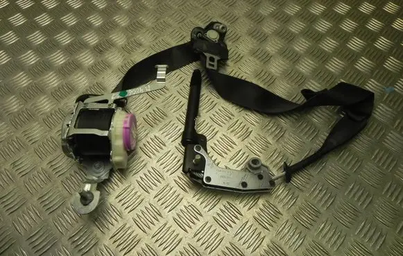 Ford Mustang V Front seatbelt FR3B76612D64AH M4006