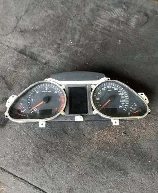 Audi A6 S6 C6 4F Speedometer (instrument cluster) 4F0920900N 4F0910900A TAB004869GJ