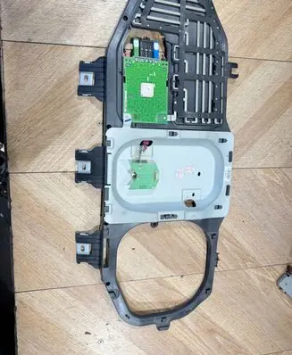 Mercedes-Benz GL X164 Aerial antenna amplifier A2518202275 28024813 S4813R1612603341