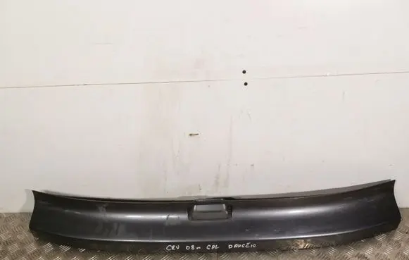 Honda CR-V Tailgate trim