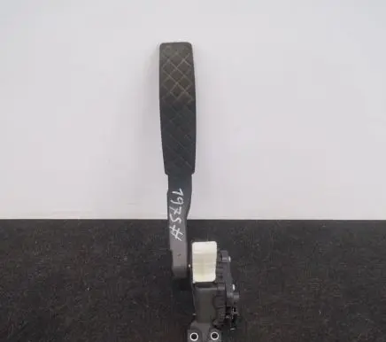 Audi Q7 4L Accelerator throttle pedal 7L0723507B 6PV008026