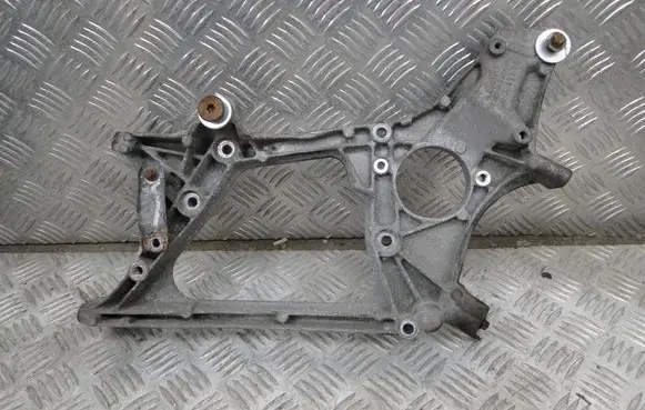 Mercedes-Benz V Class W447 Generator/alternator bracket