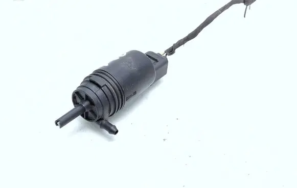 BMW 5 E60 E61 Windscreen/windshield washer pump 8377612 67128377612