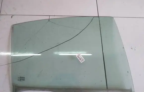 Renault Laguna III Rear door window glass AS2