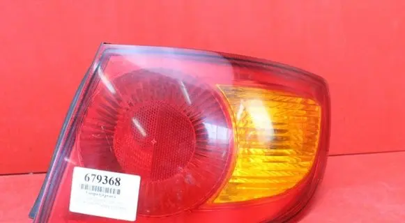 Hyundai Elantra Rear/tail lights 92402-2D2