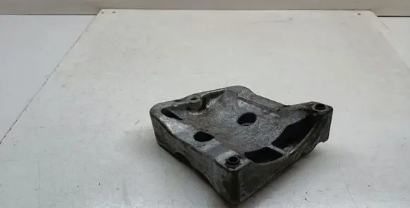 BMW 5 E60 E61 A/C compressor mount bracket 7796395 64557796395