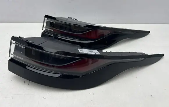 Land Rover Evoque II Rear/tail lights R8D213404A