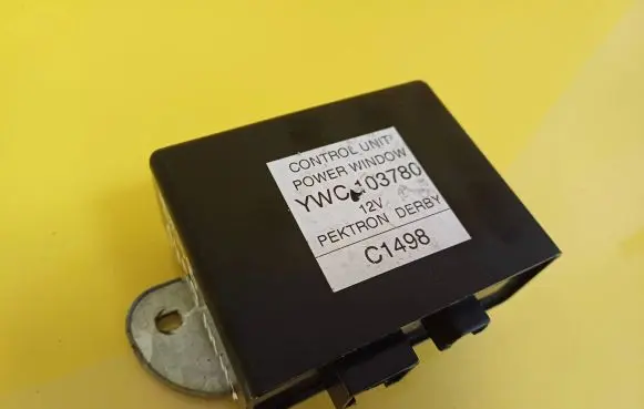 Rover 200 XV Electric power window relay YWC103780 C1498