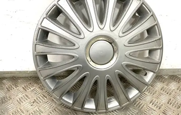 Peugeot 207 R15 wheel hub/cap/trim 44615