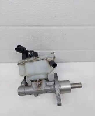 Volkswagen Caddy Master brake cylinder 071W4JT8