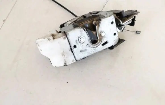 Volkswagen Fox Front door lock 5z3837014d