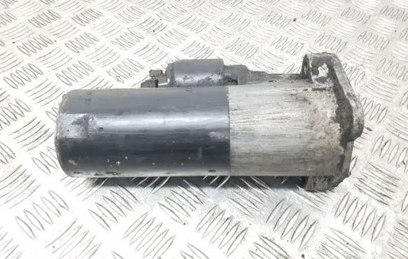 Volkswagen PASSAT B5.5 Starter motor 0001124020 068911024H