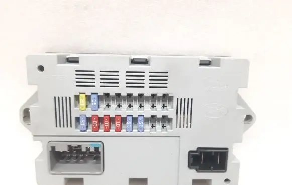 Land Rover Discovery 4 - LR4 Fuse module EH2214Q073AA