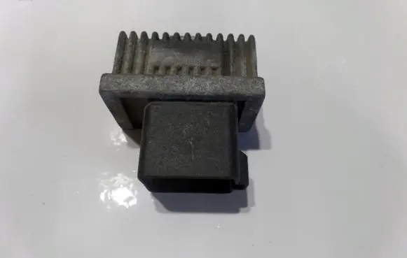 Renault Clio III Other relay 7700115078