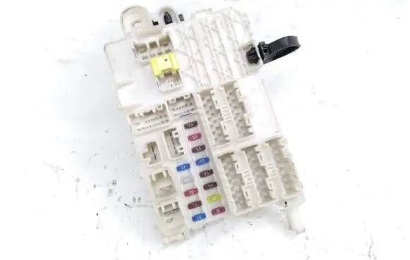 Toyota Hilux (AN10, AN20, AN30) Fuse module