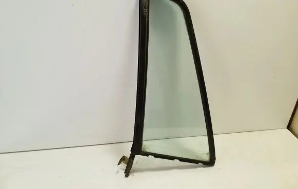Opel Frontera A Rear vent window glass 