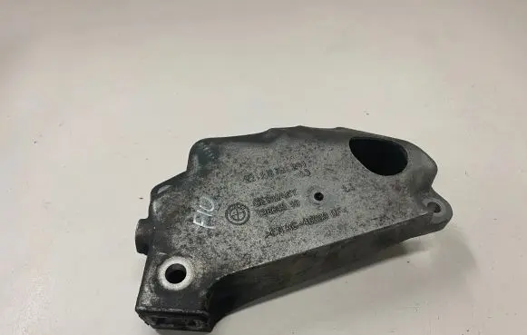 BMW 5 F10 F11 Engine mounting bracket 6781241 19664510 46000DF