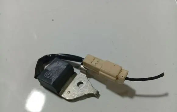 Toyota Avensis T250 Other relay 9008088002
