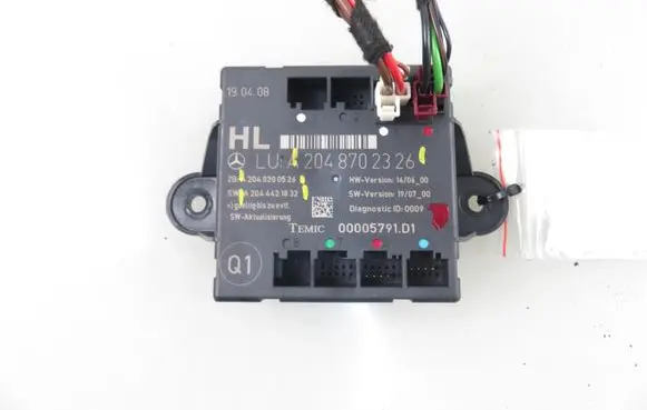 Mercedes-Benz C AMG W204 Door control unit/module 2048200526 2048702326 2044421832