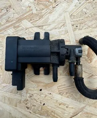 Citroen DS5 Turbo solenoid valve 9674084680 4008942 132122025