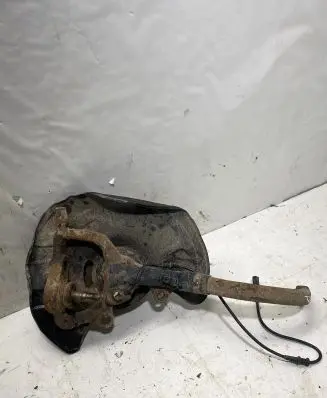 Mercedes-Benz E W211 Front wheel hub 00001