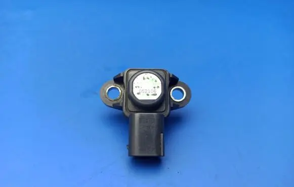 Mercedes-Benz E W211 Air pressure sensor A0051535028