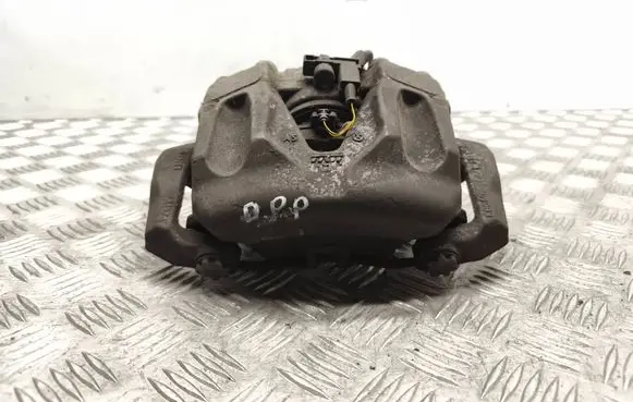 Mercedes-Benz C W204 Front brake caliper