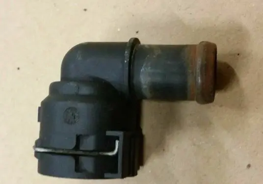 Volkswagen PASSAT B7 Engine coolant pipe/hose 1K0122291H