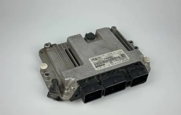 Ford Focus C-MAX Engine control unit/module 4M5112A650YD 0281011701 18760677