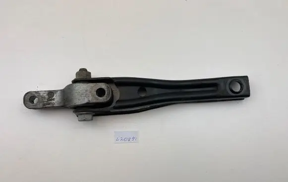 Audi A3 S3 8V Engine mount bracket 5Q0199855P 14072015 AVDP1E3919TS
