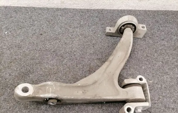 Volvo V60 Front lower control arm/wishbone FR8ZA 32269628