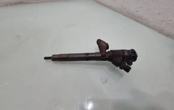 Fuel injector