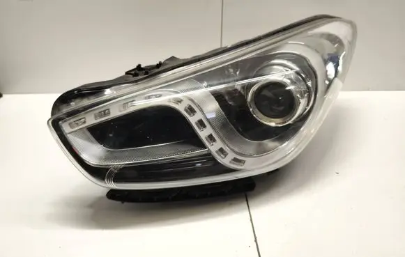 Hyundai i40 Headlight/headlamp 921013Z100 3Z92101700