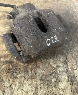BMW 5 E39 Front brake caliper