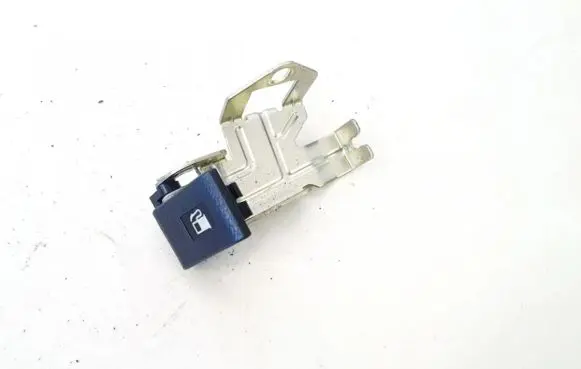 Honda CR-V Fuel tank opening switch 