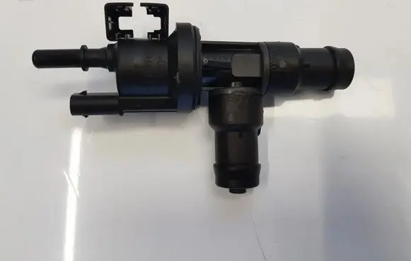 BMW 3 G20 G21 Electromagnetic valve 7643106