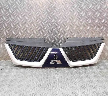Mitsubishi Outlander Front bumper upper radiator grill 7450A037ZZ 7450A038